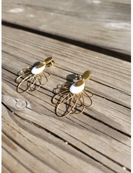 Boucles d'oreilles Fleur blanche